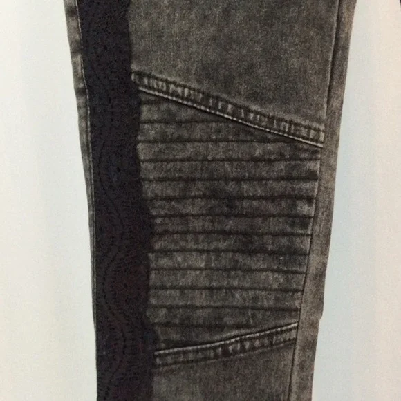 𝅺NYC NICE H 💕Black Denim Leggins with Lace💕 - Picture 3 of 4